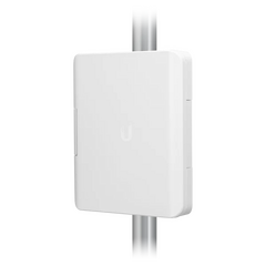 USW-Flex-Utility в бял цвят, монтиран на пилон